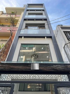 chủ bán gấp căn q4 3tỷ hơn, có hẻm oto shr sang tên 50m2 thoải mái. liên hệ ngay