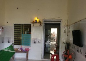 bán nhà cấp 4 .kiệt 2.5m sát chợ an nghải đông .cách đg chợ 7.5m tầm 10m.đang cho thuê 3tr/1th