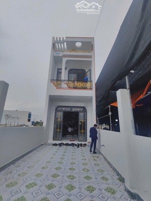 cần tiền xoay vốn mở nhà hàng bán gấp nhà riêng tại bình chánh sau lưng chợ, đầy đủ giấy tờ