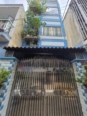 nhà vĩnh khánh q4- 4 lầu đúc - 32m2 vuông vức- ko qh- chỉ 4.8 tỷ