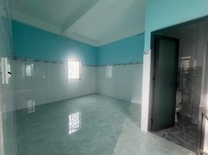 studio cửa sổ giá chỉ hơn 3 triệu!