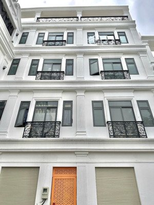 tòa nhà dv - hẻm xe tải - cuối lê trọng tấn - dòng tiền 1ty9/năm - giá 20ty800