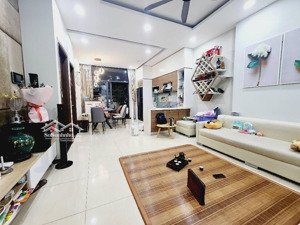 bán gấp căn hộ cao cấp 93 m2 chỉ 11,6 ty siêu rẻ, trung tâm phường nghĩa đô, sát phường ngọc hà