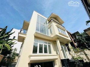 chủ đi nước ngoài cho thuê gấp biệt thự đường nguyễn văn trỗi ngang 8m giá chỉ 3x triệu