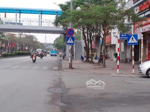 cho thuê nhà 2 mặt tiền tiện đi lại ngõ 640 đường nguyễn văn cừ, long biên, hà nội