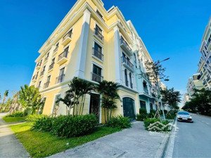 chính chủ cần bán căn liền kề lô góc 6 tầng 179m2 ven biển trung tâm du lịch bãi cháy, hạ long