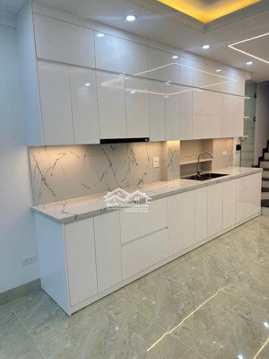 chính chủ cần bán nhà trần quốc vượng - cầu giấy - dt 50m/7 tầng thang máy.giá chào 15,1 tỷ.