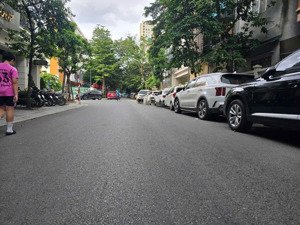 phân lô liền kề 90 nguyễn tuân_đường 3 ô tô tránh_vỉa hè rộng_thang máy 2 thoáng vĩnh viễn