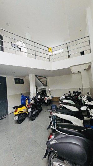 q3-căn hộ dịch vụ-70m2- nhà 6 tầng - thang máy - h.công - cho thuê 60tr/th - hxh - nhỉnh 12 tỷ