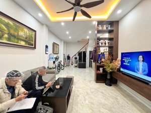 bán nhà phố ngọc hà, cạnh lăng bác, ngõ rộng thoáng, dân xây 38m*5t, nội thất hiện đại, xịn, ở ngay