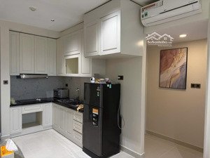 cần bán 2pn 1wc saigon royal giá 6 tỷ bao hết - có hđ thuê 18 triệu - lh 