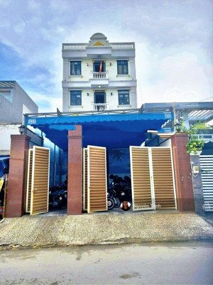 chdv cao cấp 4 tầng mt đường 11-trường thọ-thủ đức-thu nhập khủng 150triệu/tháng-2 phút ra ga metro