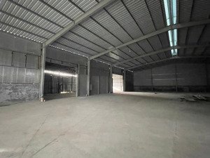 cho thuê 2000m2 xưởng và đất trống tại cầu đuống
