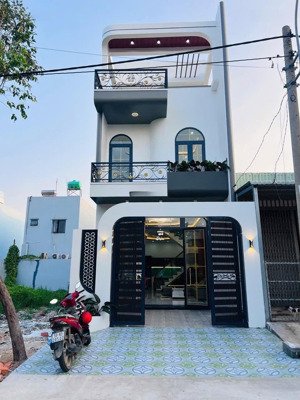 bác hùng đi định cư phần lan nhượng gấp căn nhà