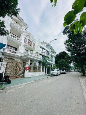 bán biệt thự tại phường việt hưng, long biên, hà nội, giá cực chất 57,9 tỷ, 190 m2, view đẹp