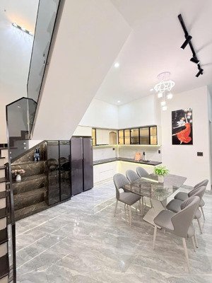 chỉ 1 căn duy nhất bán nhà mới 2 tầng full nội thất khuê trung, cẩm lệ đà nẵng.