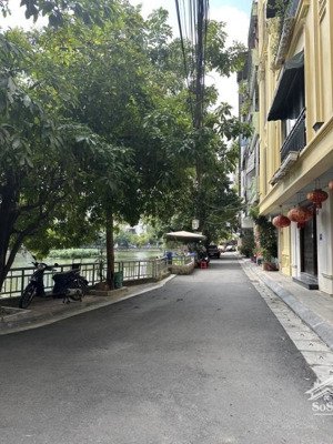 bán nhà tại võ thị sáu, 18,9 tỷ, 46m2, 4 tầng, 4wc, ô tô tránh, vỉa hè rộng 2 bên, gần hồ, ở sướng