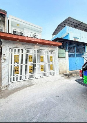 bán nhà mặt tiền nhựa bà điểm gần phan văn hớn 3 tầng -92m2-chỉ 5,8 tỷ