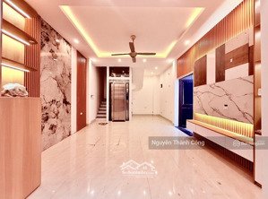 phân khúc hơn 8 tỷ_ô tô tránh trước nhà_sẵn thang máy_30m ra mặt phố giải phóng_dt 30m, 5 tầng 3pn