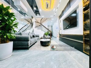 nhà 5 tầng xây mới.40m giá 8,98 tỷ phùng khoang., thanh xuân.