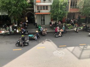 bán gấp trong tháng - bán nhà đề thám 55.5m² - 3 tầng - 25.7 tỷ