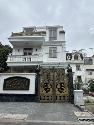 duy nhất còn bán biệt thự 9x18m ( hầm + 4 tầng ) mystery villas đảo kim cương giá tốt 43 tỷ.