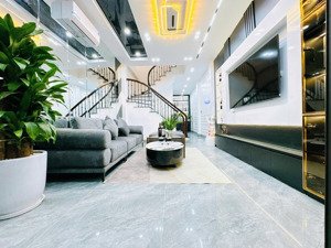 víp phố kim ngưu, thang máy, lô góc, 3 thoáng sáng, gần ô tô, ngõ nông rộng thông kinh doanh 40m