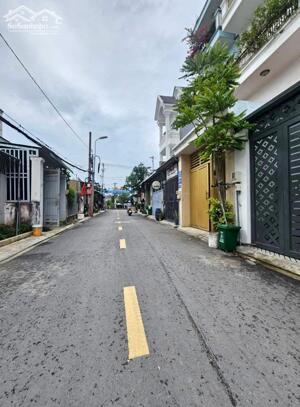 NHÀ 2 TẦNG MẶT TIỀN TA10, Ô TÔ NGỦ TRONG NHÀ. SÁT BÊN LÊ THỊ RIÊNG, PHƯỜNG THỚI AN QUẬN 12.