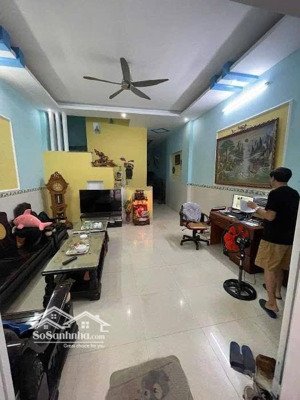 nhà đẹp 4 tầng ô tô đỗ cửa full nội thất phú thuận q7 8tỷ65
diện tích :5x16( 80m2)