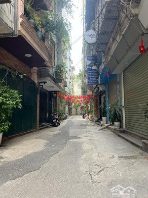 lựa chọn số1, hào nam - đống đa, vị trí trung tâm, dân trí cao, ngõ nông, gần oto tránh, 34m2 5tầng