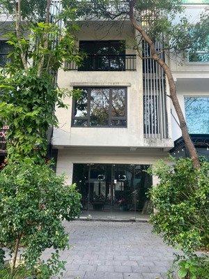 cần tiền bán gấp căn liền kề 100 m2 vị trí đẹp , thủy nguyên , dân cư đông đúc , sầm uất