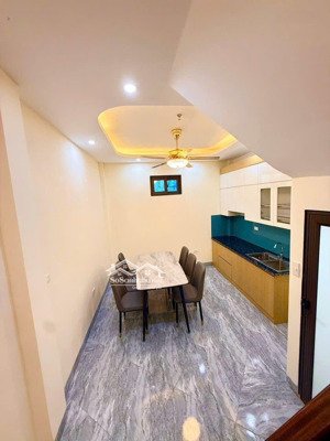 chính chủ bán nhà riêng xây độc lập, s41m2 x 5 tầng, gần trường đại nam, chợ, ô tô cách 50m.