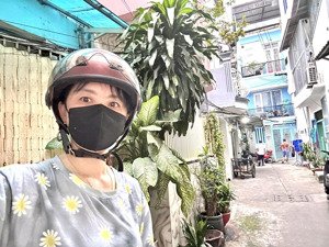 bán nhà 10m ra mt xe hơi đ.đoàn văn bơ đi vĩnh khánh ,hoàng diệu ,q2 3p, gần đh nguyễn tất thành.