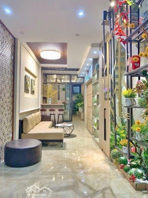 nguyễn văn cừ hiếm! ở ngay oto 7 chỗ 50m 5 tầng 10.2 tỷ