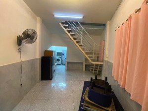 nhà thuê nguyên căn 1 trệt 1 lầu 2pn ngay trung tâm quận 4