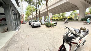 siêu hót - mp cầu diễn - đường 8 làn xe, vỉa vè bóng đá. 550m - mt 15.2m - 195 tỷ