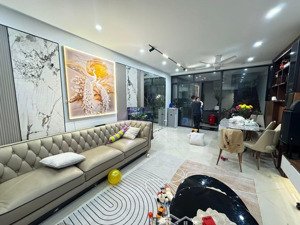 nhà đẹp dương quảng hàm-cầu giấy,55m*6 tầng,mt 4m3,oto đỗ cửa,10m ra phố,dân xây,full tiện ích