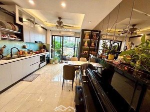 bán cc new skyline văn quán 126 m2 4 ngủ full đồ sẵn sổ cạnh hồ view thoáng giá 10.6 tỷ