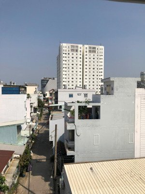 bán gấp nhà 3 tầng gigamail, gần đường phạm văn đồng,khu bên sông hiệp bình chánh,thủ đức. giá 9 tỷ