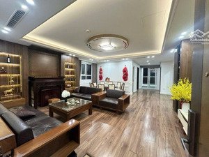 bán chung cư đẳng cấp flc phạm hùng. 3 ngủ 2 wc