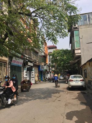 cho thuê nhà phân lô 165 dương quảng hàm, 50m2 x 5 tầng giá 18tr 