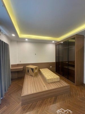 bán nhà xây mới phố tây trà : 47m - 6 tầng - thang máy nhập - vài bước ra mặt phố - tài chính 9 tỷ