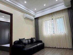 căn hộ 2 ngủ cách kengnam 300m giá hơn 6tỷ.