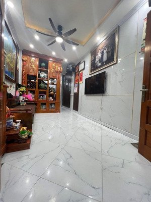 nhà dân xây ngõ nông 20m ra mặt phố