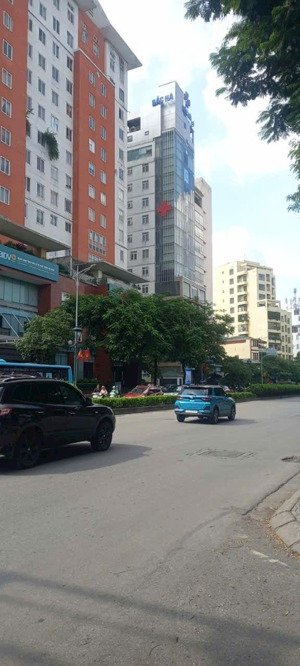 chính chủ bán nhà phố nguyễn văn cừ long biên 80m .măt tiền 5.0m . kinh doanh .