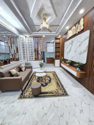 nhà đẹp cầu giấy, xây chắc chắn, ngõ 3 gác tránh, 60m ra ôtô tránh, 2 thoáng, ở ngay, 36m2*5t