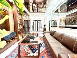 nhà hoàng hoa thám dt 50m2 * 5 tầng - mt 3,5m. nhà 2 thoáng , 10m ra ô tô tránh ,20m ra phố -9,3 tỷ