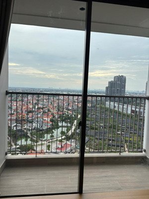 bán căn 2 ngủ toà l1 landmark tầng đẹp giá 5.45 tỷ bao phí lh để xem nhà