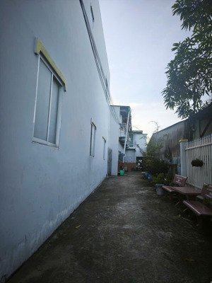 nhà: 9,9 tỷ dtsd: 300m2, 8x38m, có nhà 1 lầu, 5 căn 1 lầu cho thuê, lê văn lương rẽ vào nguyễn bình