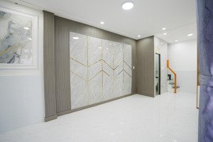 chỉ 1tỷ150tr sở hữu nhà 1 trệt 1 lầu 2 phòng ngủ rộng gần đh nguyễn tất thành q12